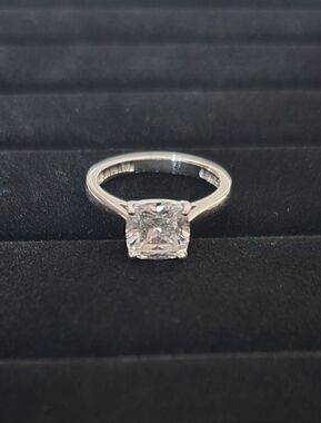 Elegant Sterling Silver Solitaire Ring with CZ Size 8